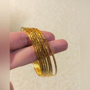 Goldtone 7 days bangle